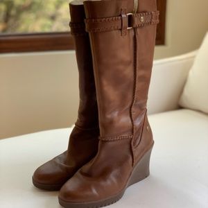 UGG Shearling Leather boots - size 8